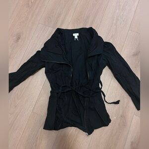 Dynamite Women’s zippered collared black cotton blouse - Size Small